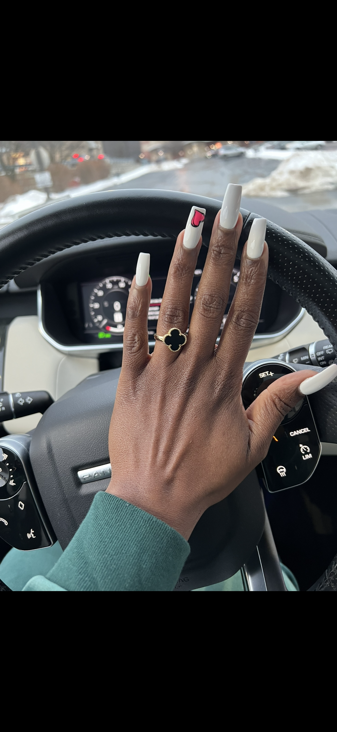 Exclusive Clover Ring