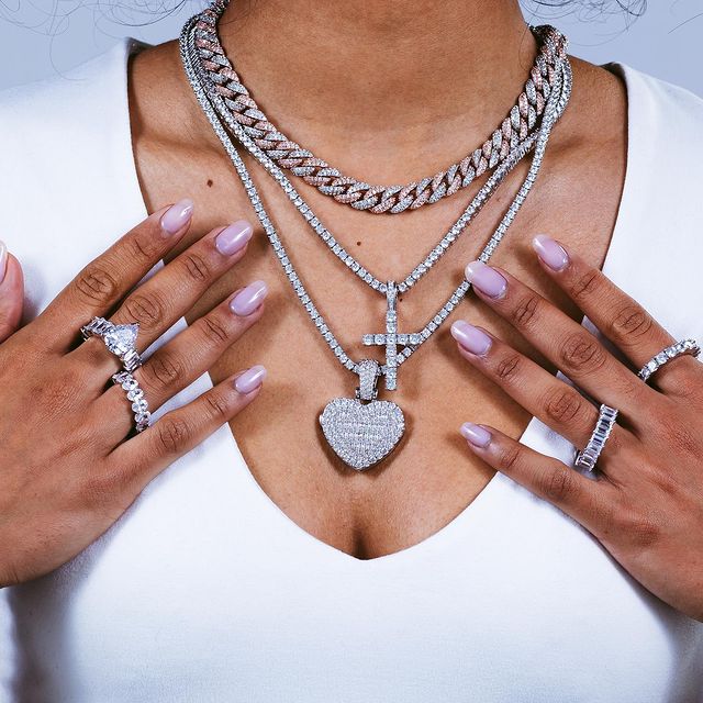 Cross Pendant Necklace - Exclusive Jewels