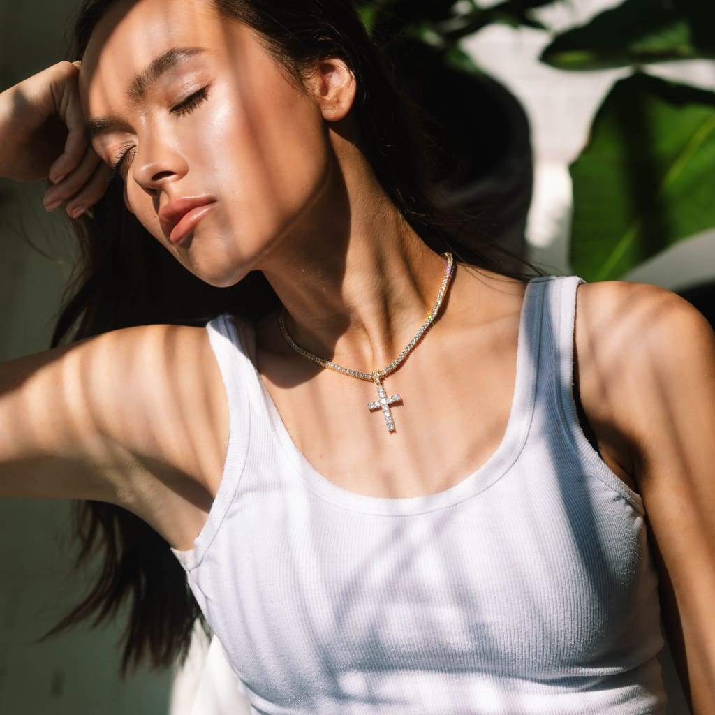 Cross Pendant Necklace - Exclusive Jewels